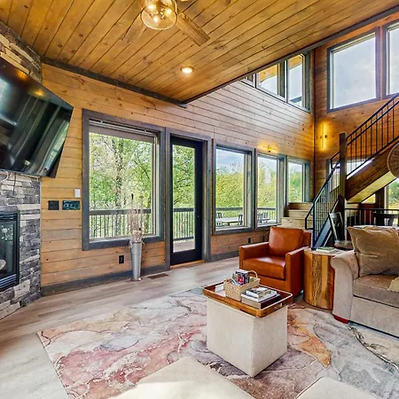 Rocky Top Ridge Retreat